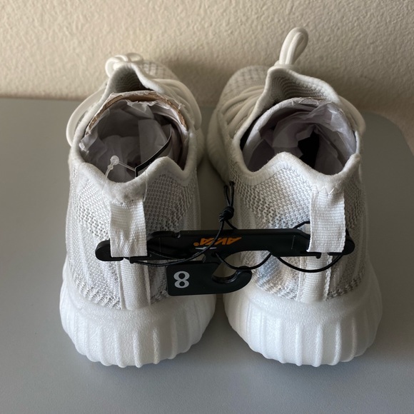 NWT Women’s Athletic Memory Foam Lightweight- White Large - Picture 3 of 7